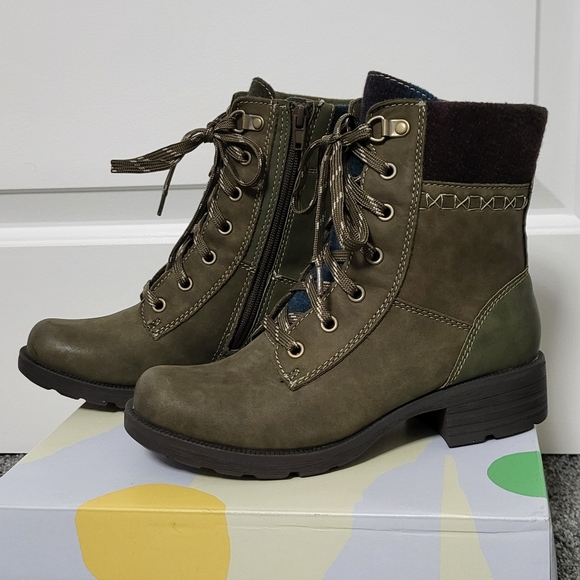 Earth Origins Boots - Picture 2 of 9